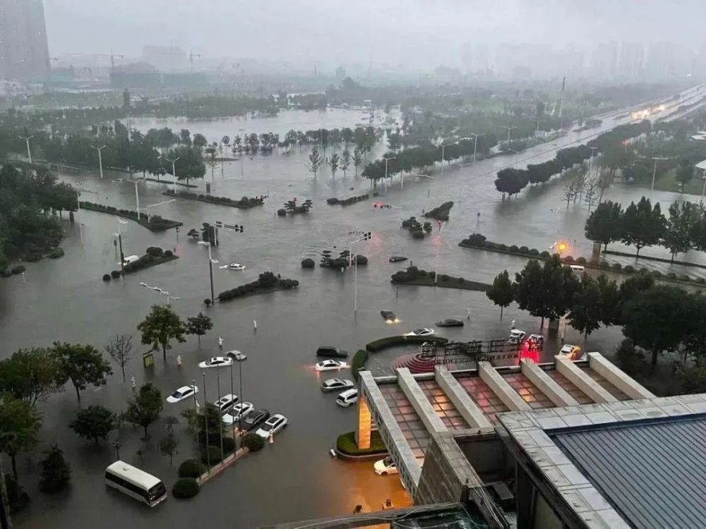 成都暴雨后的城市韧性与个人立场思考